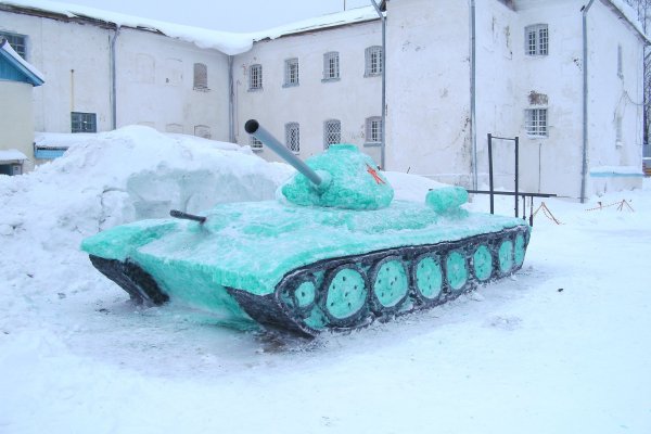 Танк т-34 из снега