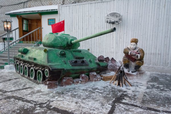 Танк из снега своими руками