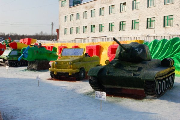 Военные снежные фигуры