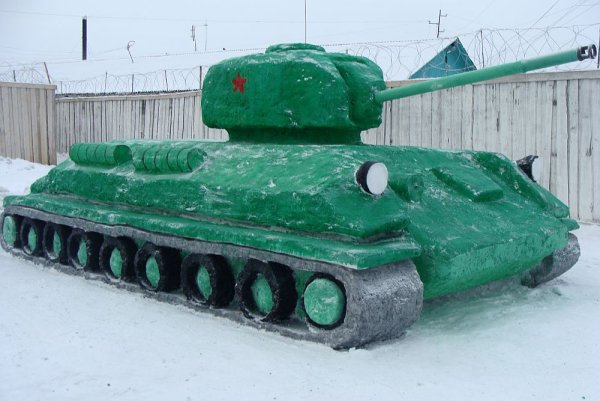 Танк т-34 из снега