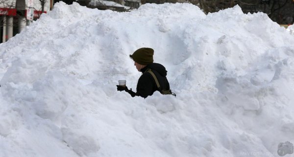 Человек сугроб прикол