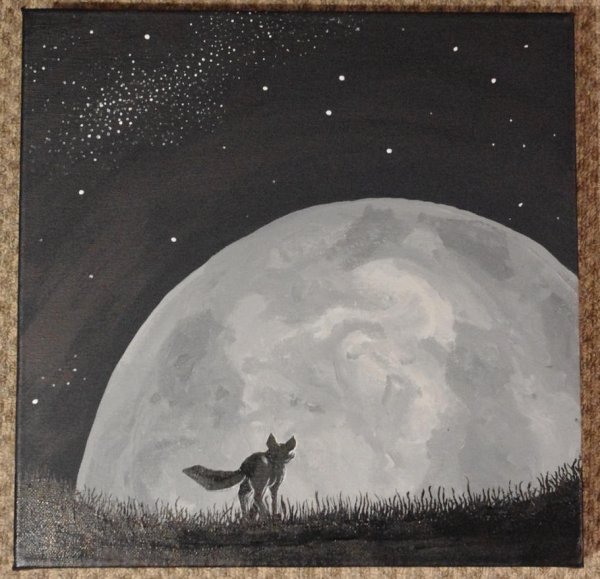 Лиса на фоне Луны