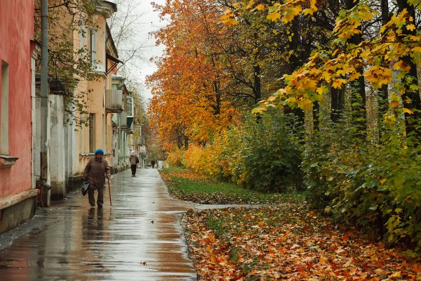 Город Глазов старый район осенью
