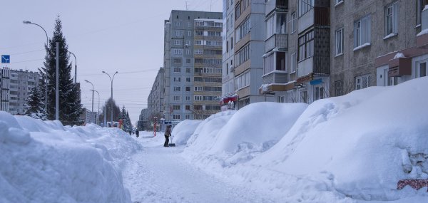 Сугробы в Кемерово