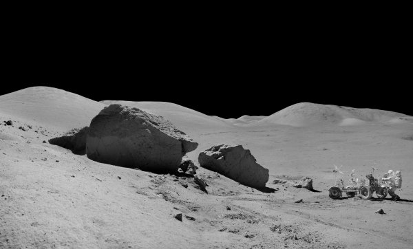 Поверхность Луны