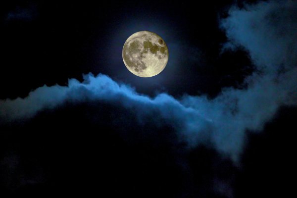 Лицо на Луне фото