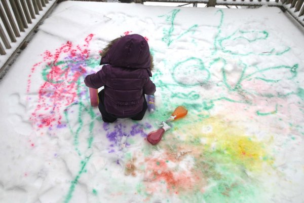 Рисование на снегу для детей