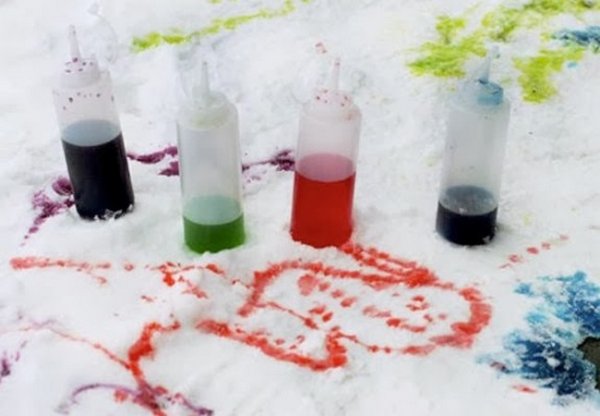 Рисование красками на снегу