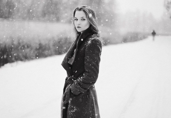 Женщина и снег