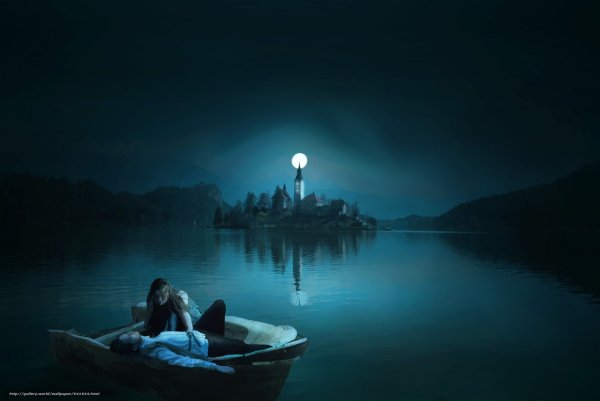 Человек в лодке ночью