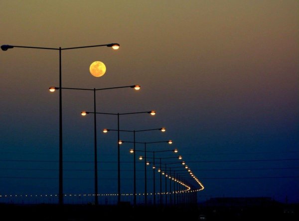 Фонарный столб ночью