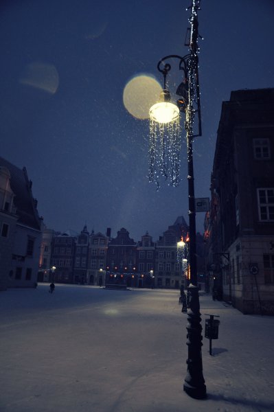 Город зимой ночью