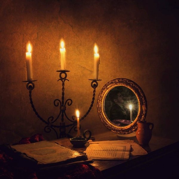 Зеркало и свеча