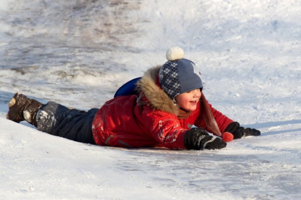 Падение на льду