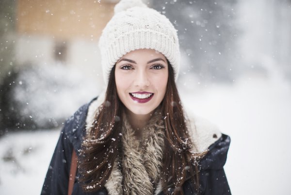 Девушка зима улыбка