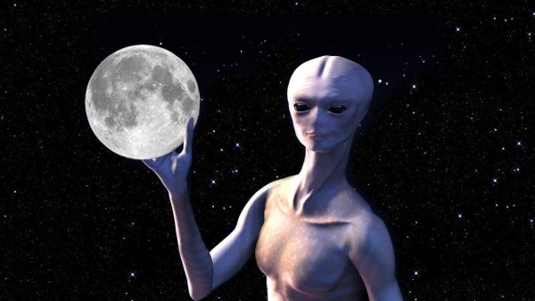 Инопланетяне на Луне