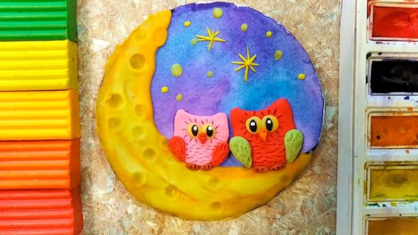 Поделка Луна из пластилина