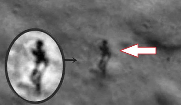 Снимки инопланетян на Луне