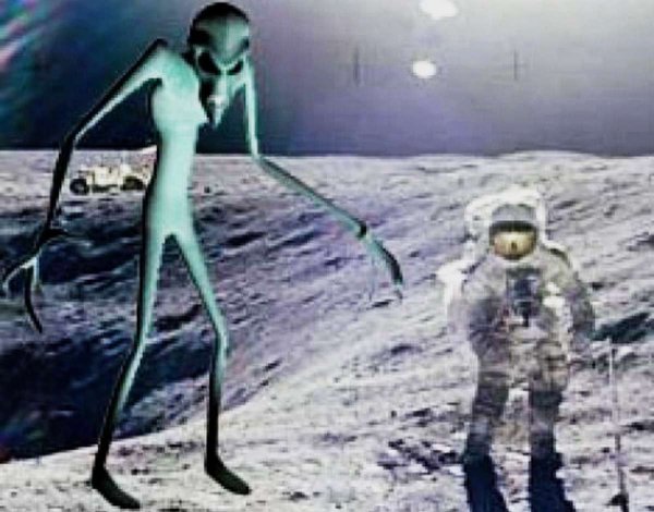 На Луне есть инопланетяне