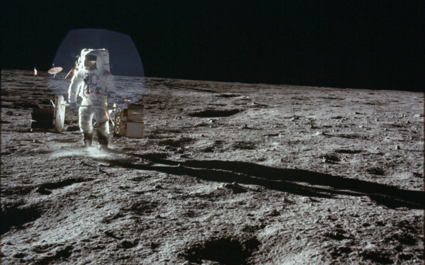 Засекреченные снимки НАСА Луны