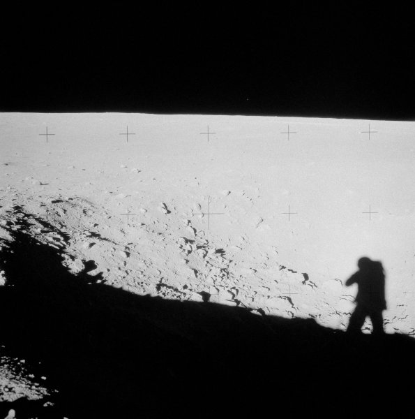 В тени Луны