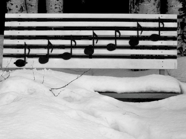 Музыкальные инструменты зимой