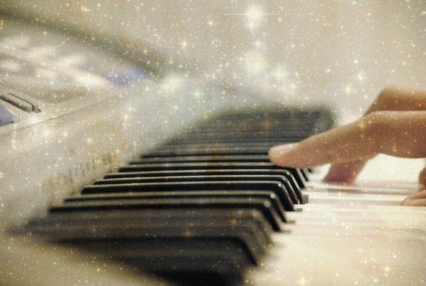 Рояль в снегу