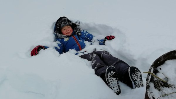 Прыжок в сугроб