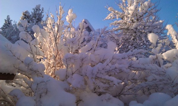 Падает пушистый снег