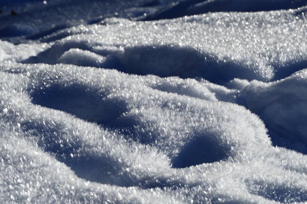 Снег на море