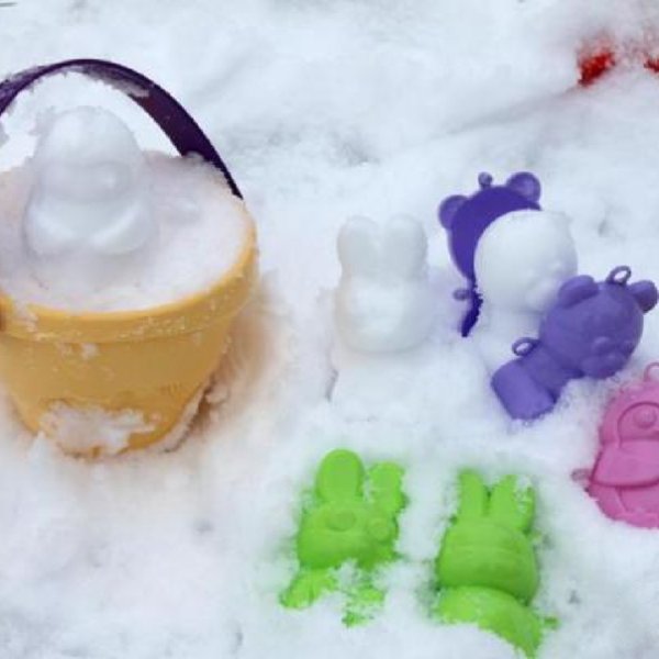 Лепка из снега и песка