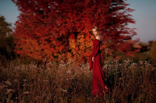 Осенняя фотосессия в Красном платье