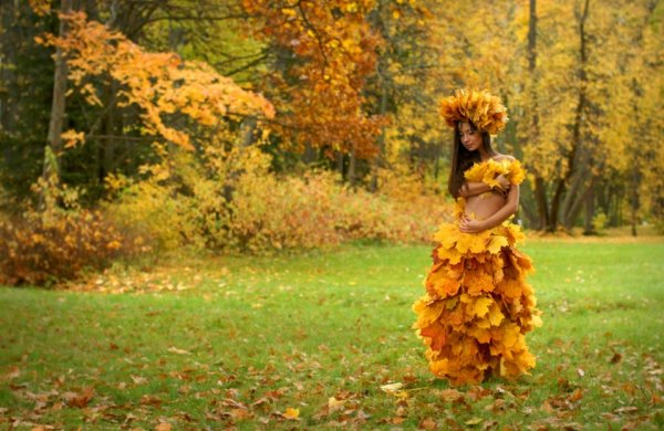 Платье с осенними листьями