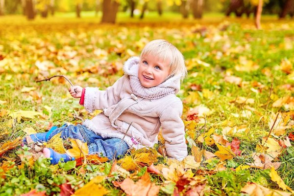 Дети осенью