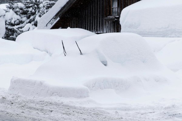 Засыпало снегом