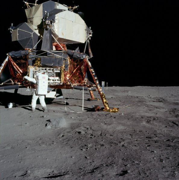 Нил Армстронг корабль Аполлон 11