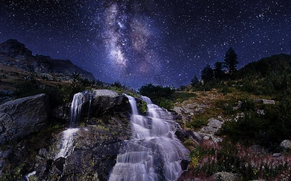 Ночной водопад