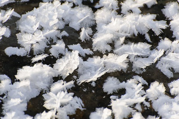 Ледяной снег