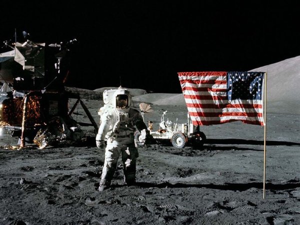 Флаг США на Луне сейчас