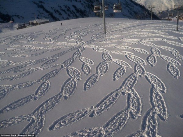 Саймон Бек рисунки на снегу