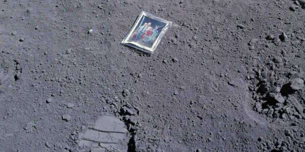 Следы астронавтов на Луне