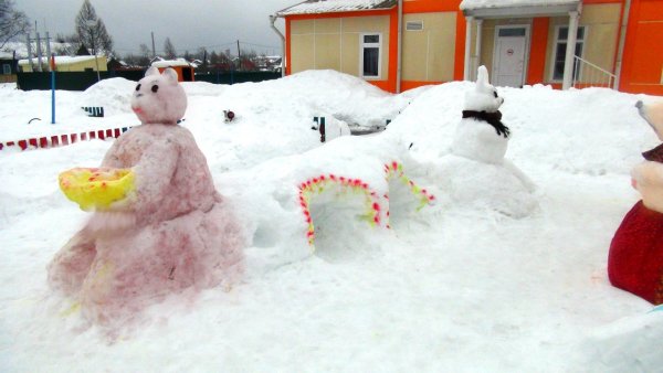 Лепка фигур из снега