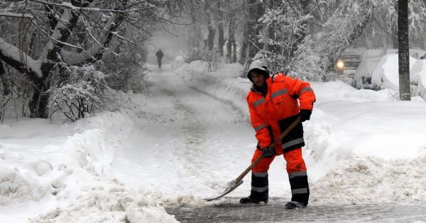 Дворник зима
