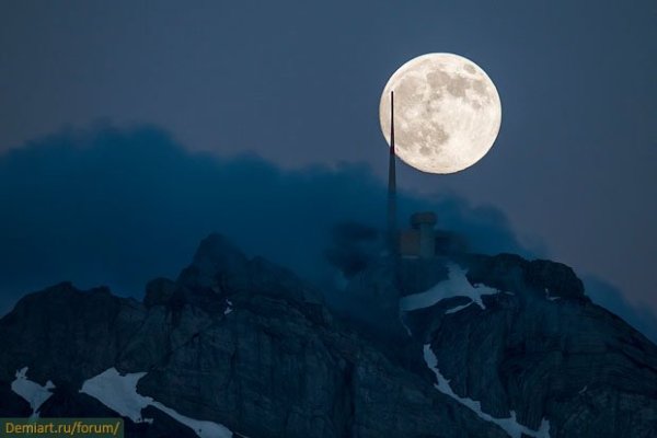 Изображение девушки с коромыслом на Луне