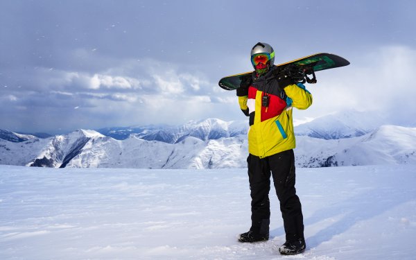 Парень на сноуборде