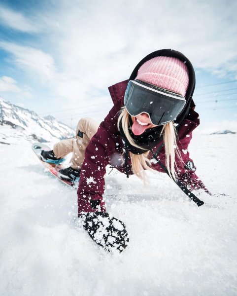 Девушка на сноуборде