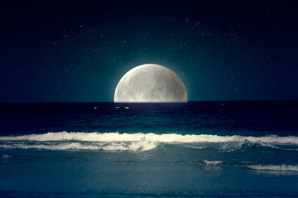 Ночь Луна море