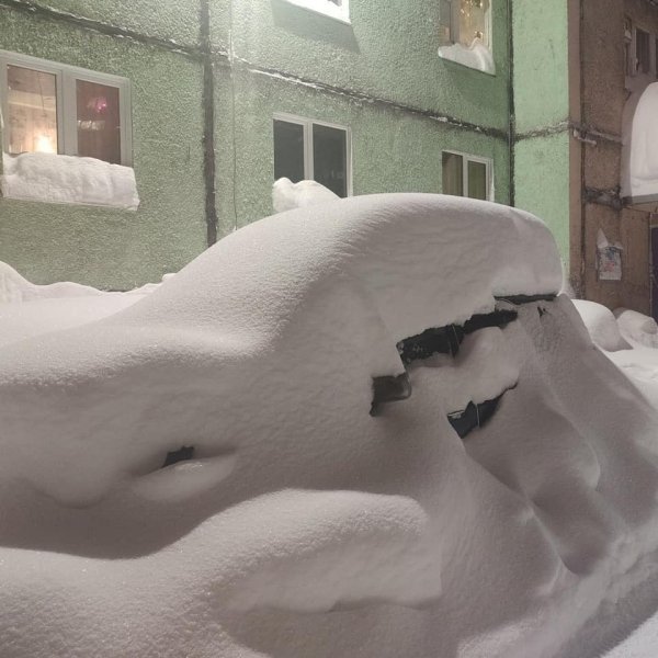 Сугробы в Норильске 2020