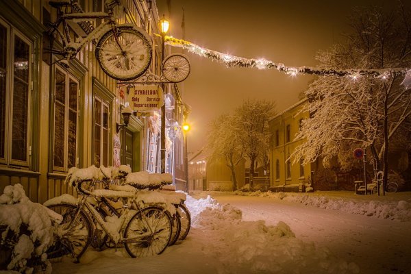 Красивый снегопад в городе