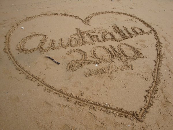 Признание в любви на песке